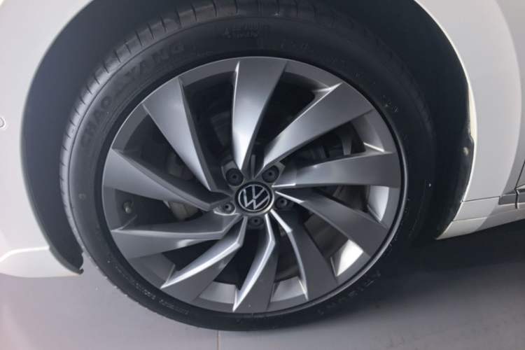 Used Volkswagen FAW-Volkswagen CC 2021 380TSI Striking Edition Left Front Wheel Hub
