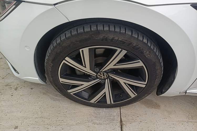 Used Volkswagen FAW-Volkswagen CC 2021 380TSI Striking Edition Left Front Wheel Hub