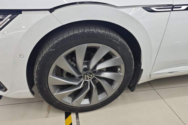 Used Volkswagen FAW-Volkswagen CC 2021 380TSI Striking Edition Left Front Wheel Hub
