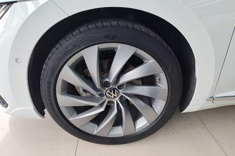 Used Volkswagen FAW-Volkswagen CC 2021 380TSI Striking Edition Left Front Wheel Hub