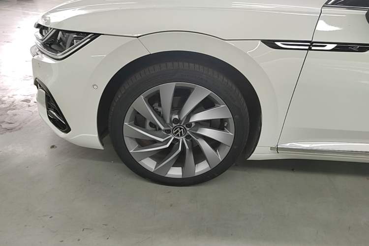 Used Volkswagen FAW-Volkswagen CC 2021 380TSI Striking Edition Left Front Wheel Hub