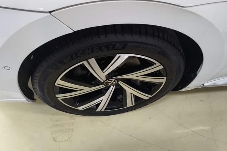 Used Volkswagen FAW-Volkswagen CC 2021 380TSI Striking Edition Left Front Wheel Hub