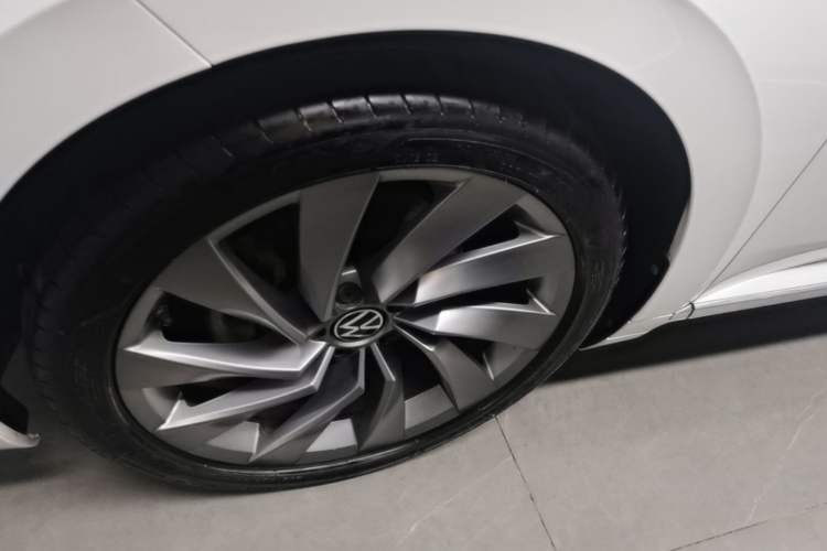 Used Volkswagen FAW-Volkswagen CC 2021 380TSI Striking Edition Left Front Wheel Hub