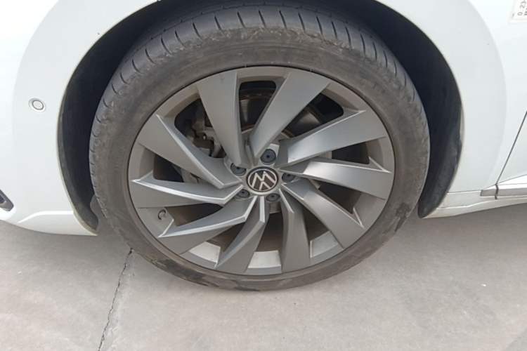 Used Volkswagen FAW-Volkswagen CC 2021 380TSI Striking Edition Left Front Wheel Hub