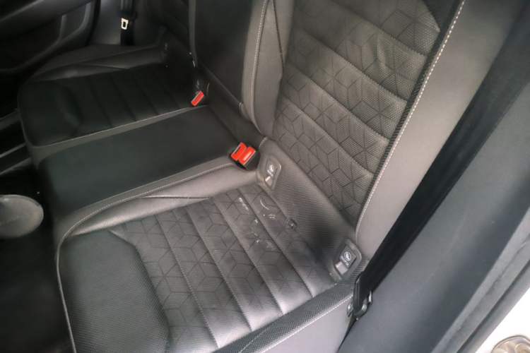 Used Volkswagen FAW-Volkswagen CC 2021 Estate Car 380TSI Vizion Edition Left Rear Seat