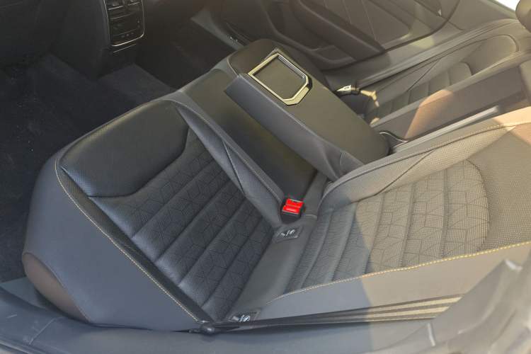 Used Volkswagen FAW-Volkswagen CC 2021 380TSI Striking Edition Left Rear Seat