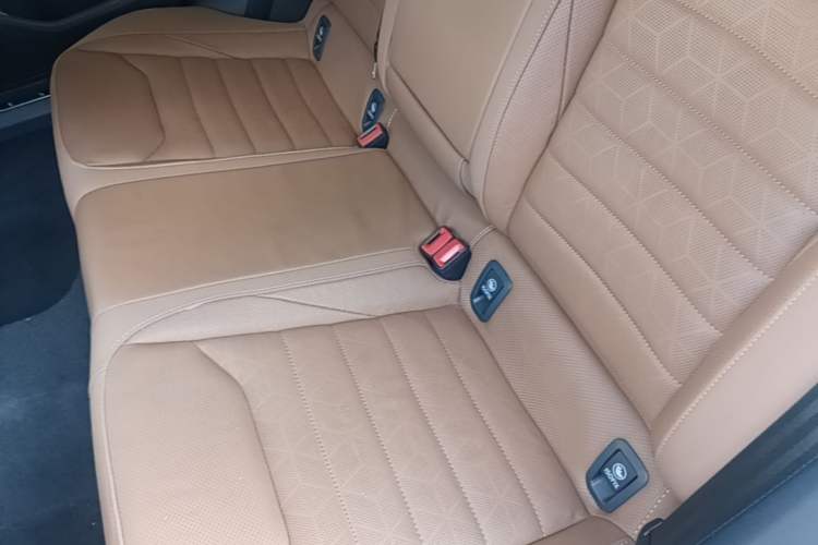 Used Volkswagen FAW-Volkswagen CC 2021 Estate Car 380TSI Vizion Edition Left Rear Seat
