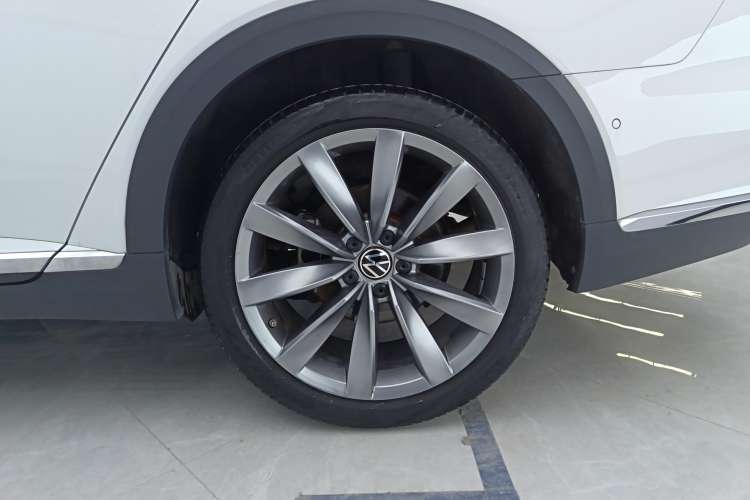 Used Volkswagen FAW-Volkswagen CC 2021 Estate Car 380TSI Vizion Edition Left Rear Wheel Hub