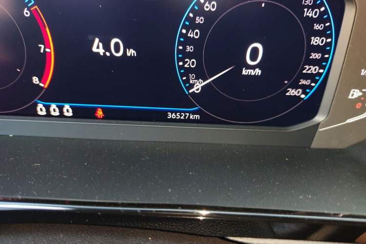 Used Volkswagen FAW-Volkswagen CC 2021 380TSI Striking Edition Odometer Close Up