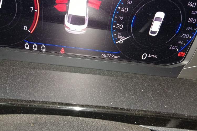 Used Volkswagen FAW-Volkswagen CC 2021 380TSI Striking Edition Odometer Close Up