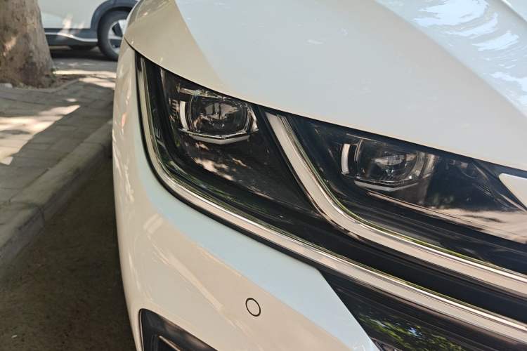 Used Volkswagen FAW-Volkswagen CC 2021 380TSI Striking Edition Right Front Headlight
