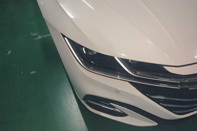 Used Volkswagen FAW-Volkswagen CC 2021 380TSI Striking Edition 30th Anniversary Model Right Front Headlight