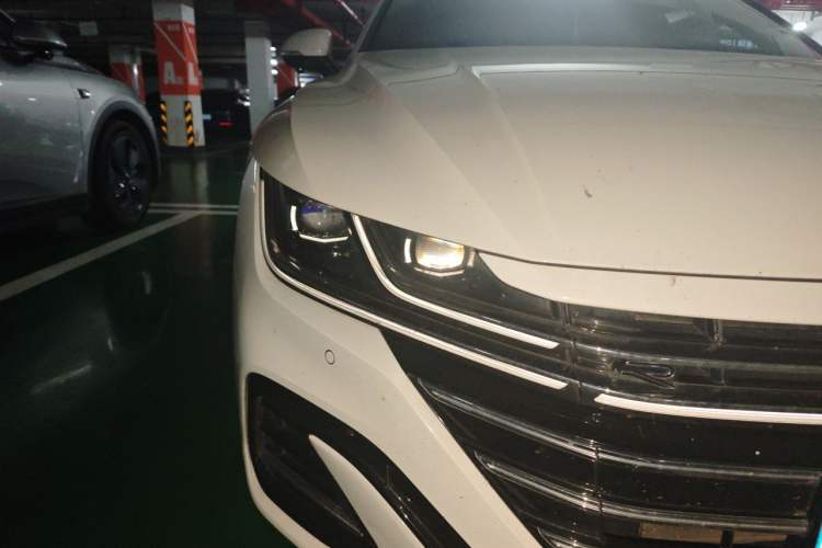 Used Volkswagen FAW-Volkswagen CC 2021 330TSI Launch Edition Right Front Headlight