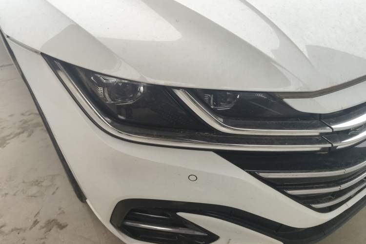 Used Volkswagen FAW-Volkswagen CC 2021 380TSI Striking Edition Right Front Headlight