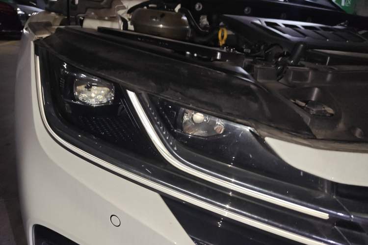 Used Volkswagen FAW-Volkswagen CC 2021 330TSI Ignite Edition Right Front Headlight