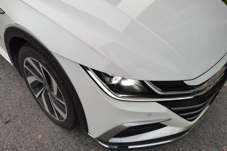 Used Volkswagen FAW-Volkswagen CC 2021 Estate Car 330TSI Hunter Vision Edition Right Front Headlight