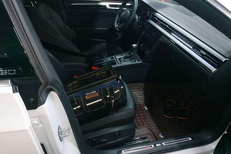 Used Volkswagen FAW-Volkswagen CC 2021 380TSI Striking Edition 30th Anniversary Model Right Front Seat