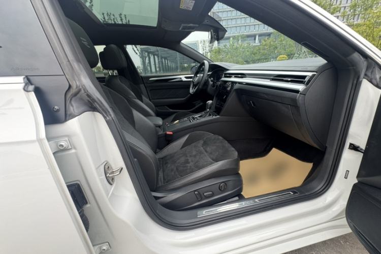 Used Volkswagen FAW-Volkswagen CC 2021 330TSI Ignite Edition Right Front Seat