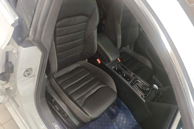 Used Volkswagen FAW-Volkswagen CC 2021 380TSI Striking Edition Right Front Seat