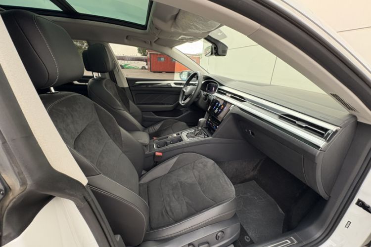Used Volkswagen FAW-Volkswagen CC 2021 Estate Car 330TSI Hunter Vision Edition Right Front Seat