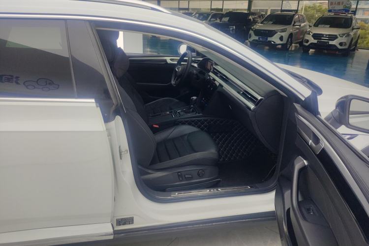 Used Volkswagen FAW-Volkswagen CC 2021 Estate Car 380TSI Vizion Edition Right Front Seat