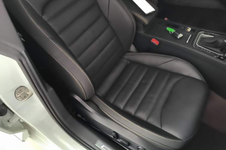 Used Volkswagen FAW-Volkswagen CC 2021 380TSI Striking Edition Right Front Seat