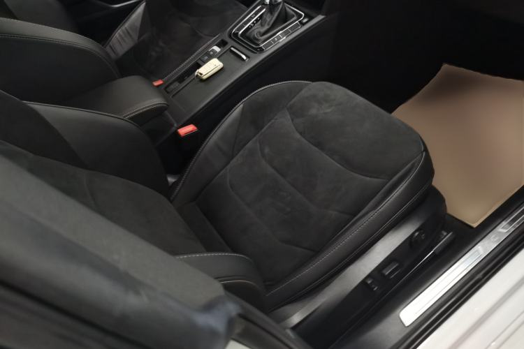 Used Volkswagen FAW-Volkswagen CC 2021 330TSI Ignite Edition Right Front Seat