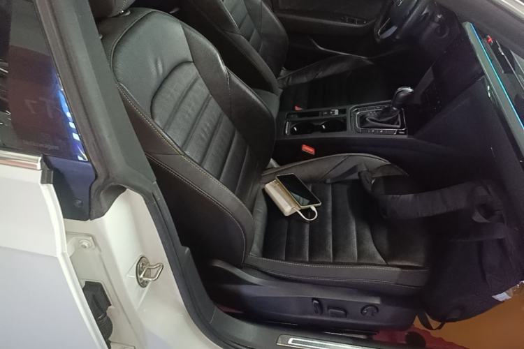 Used Volkswagen FAW-Volkswagen CC 2021 380TSI Striking Edition Right Front Seat