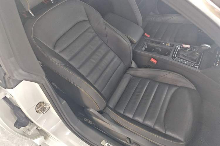 Used Volkswagen FAW-Volkswagen CC 2021 380TSI Striking Edition Right Front Seat