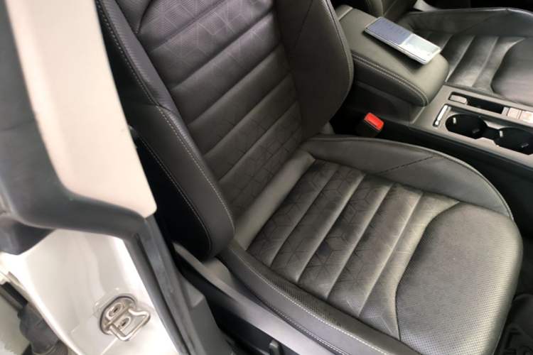 Used Volkswagen FAW-Volkswagen CC 2021 Estate Car 380TSI Vizion Edition Right Front Seat