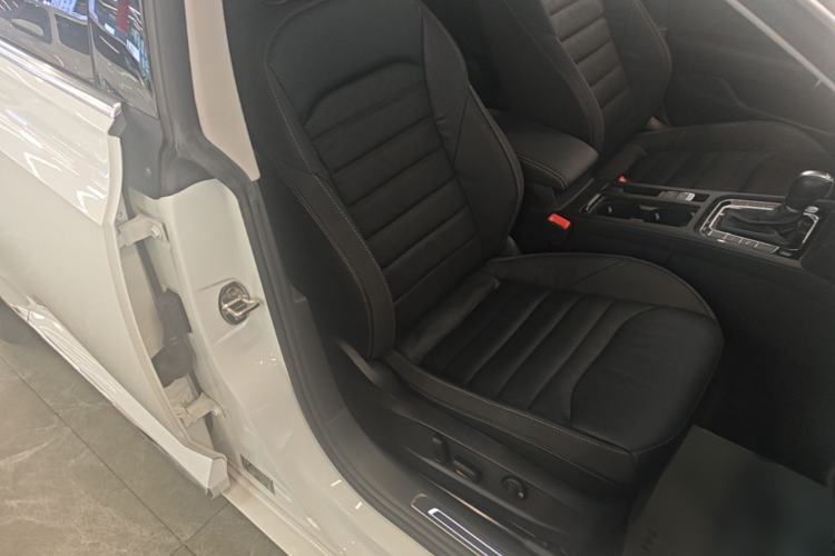 Used Volkswagen FAW-Volkswagen CC 2021 380TSI Striking Edition Right Front Seat