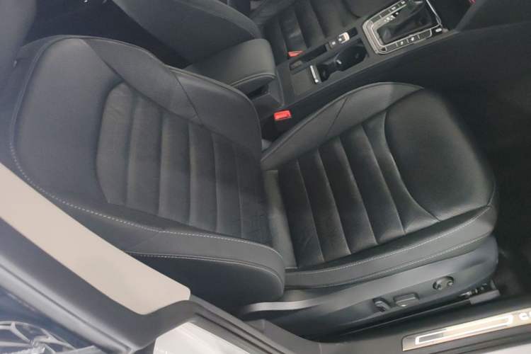 Used Volkswagen FAW-Volkswagen CC 2021 380TSI Striking Edition Right Front Seat