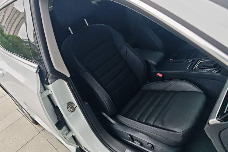 Used Volkswagen FAW-Volkswagen CC 2021 Estate Car 380TSI Vizion Edition Right Front Seat