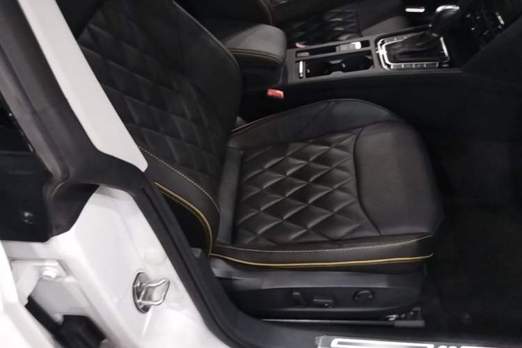 Used Volkswagen FAW-Volkswagen CC 2021 380TSI Brilliant Edition Right Front Seat