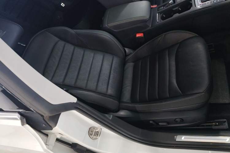 Used Volkswagen FAW-Volkswagen CC 2021 380TSI Striking Edition Right Front Seat