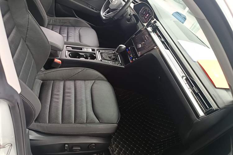 Used Volkswagen FAW-Volkswagen CC 2021 380TSI Striking Edition Right Front Seat