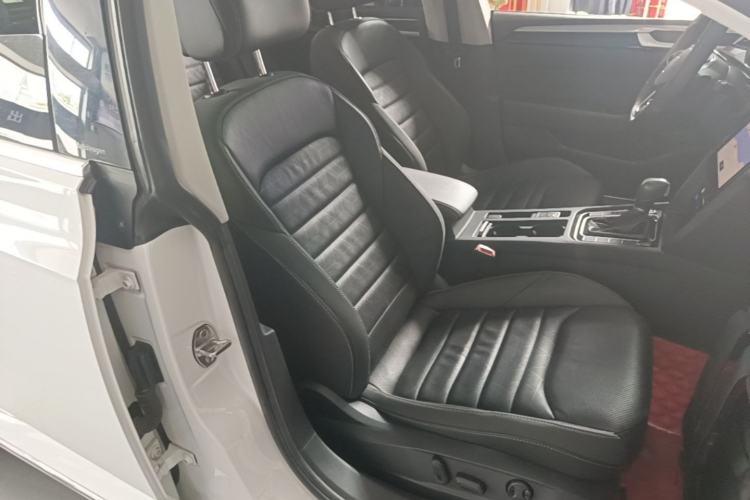 Used Volkswagen FAW-Volkswagen CC 2021 380TSI Striking Edition Right Front Seat