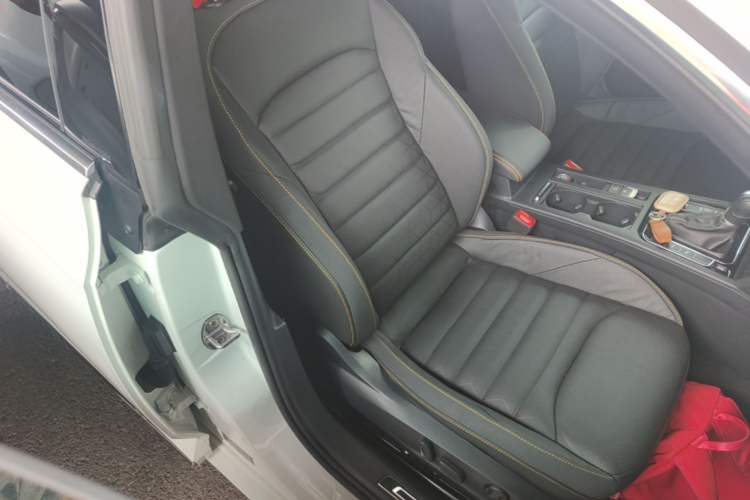 Used Volkswagen FAW-Volkswagen CC 2021 380TSI Striking Edition Right Front Seat