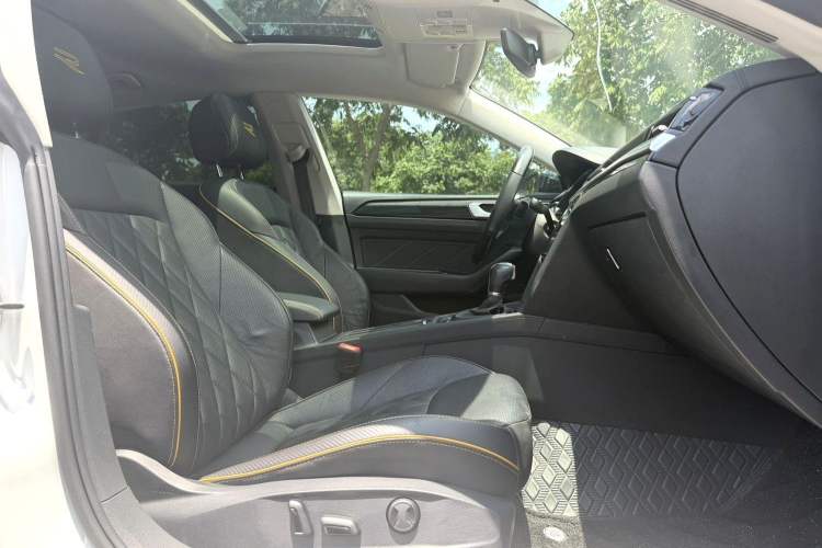 Used Volkswagen FAW-Volkswagen CC 2021 380TSI Brilliant Edition Right Front Seat