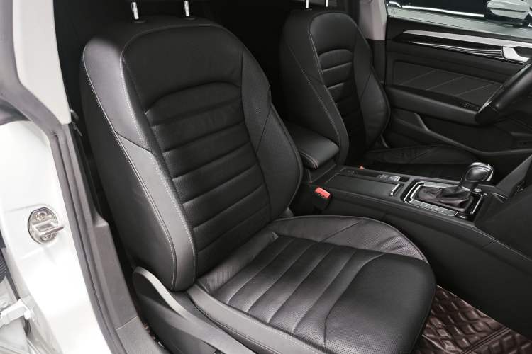 Used Volkswagen FAW-Volkswagen CC 2021 380TSI Striking Edition Right Front Seat