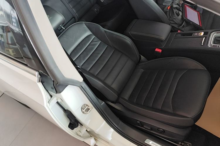 Used Volkswagen FAW-Volkswagen CC 2021 380TSI Striking Edition Right Front Seat