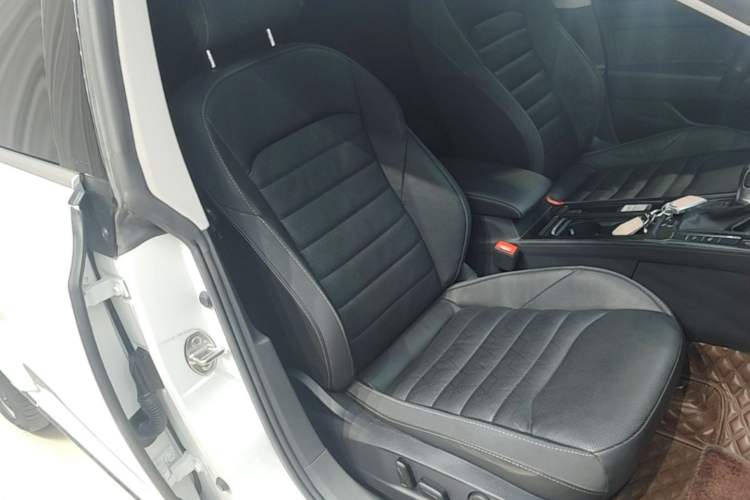 Used Volkswagen FAW-Volkswagen CC 2021 380TSI Striking Edition Right Front Seat