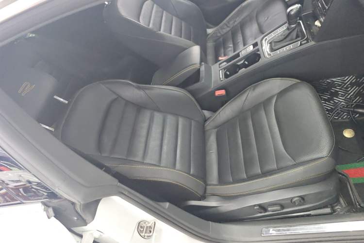 Used Volkswagen FAW-Volkswagen CC 2021 380TSI Striking Edition Right Front Seat