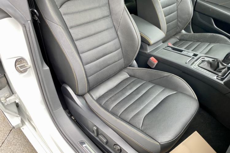 Used Volkswagen FAW-Volkswagen CC 2021 380TSI Striking Edition Right Front Seat
