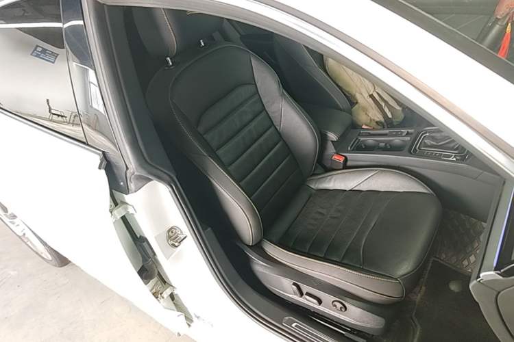 Used Volkswagen FAW-Volkswagen CC 2021 380TSI Striking Edition Right Front Seat