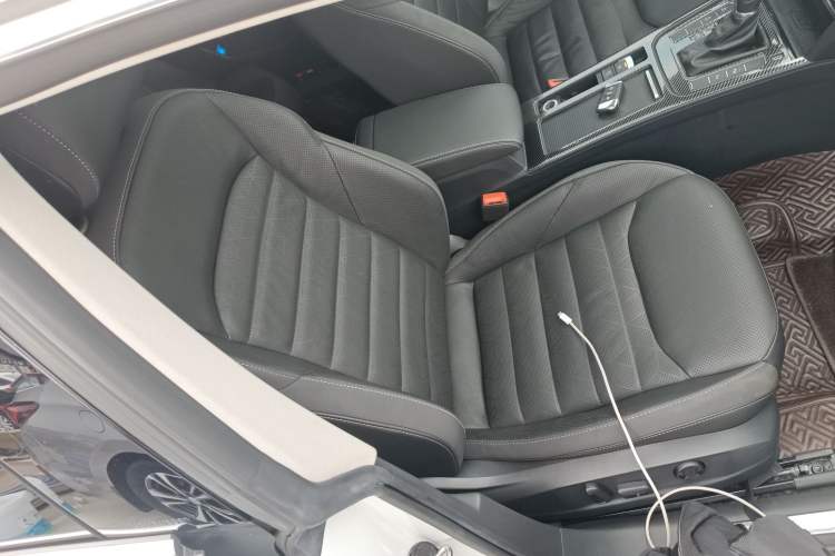 Used Volkswagen FAW-Volkswagen CC 2021 380TSI Striking Edition Right Front Seat