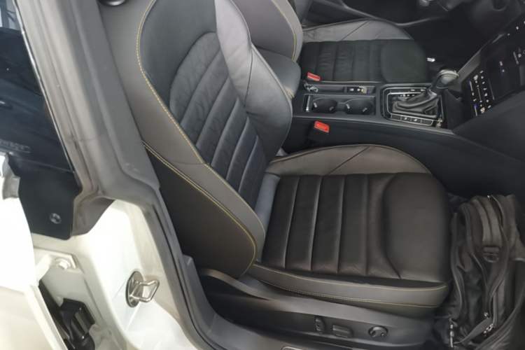 Used Volkswagen FAW-Volkswagen CC 2021 380TSI Striking Edition Right Front Seat