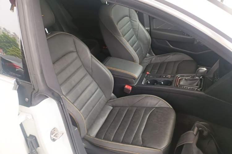 Used Volkswagen FAW-Volkswagen CC 2021 380TSI Striking Edition Right Front Seat