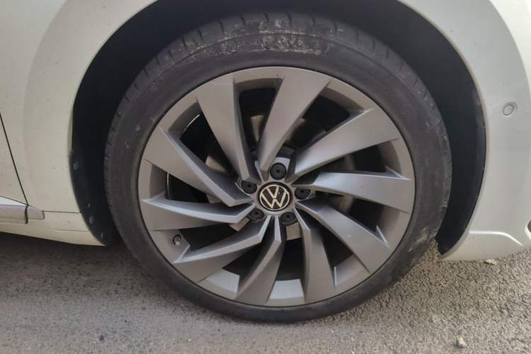 Used Volkswagen FAW-Volkswagen CC 2021 330TSI Launch Edition Right Front Wheel Hub