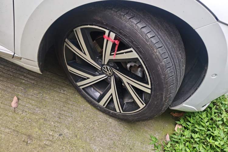 Used Volkswagen FAW-Volkswagen CC 2021 380TSI Striking Edition Right Front Wheel Hub